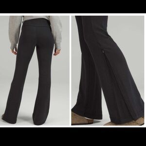 Lululemon Brushed Softstreme Ribbed Zip Flared Pant 32.5" Black, size 2 EUC.
